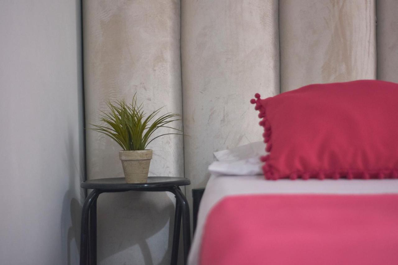 Hostal Casa Estacion Меделин Екстериор снимка