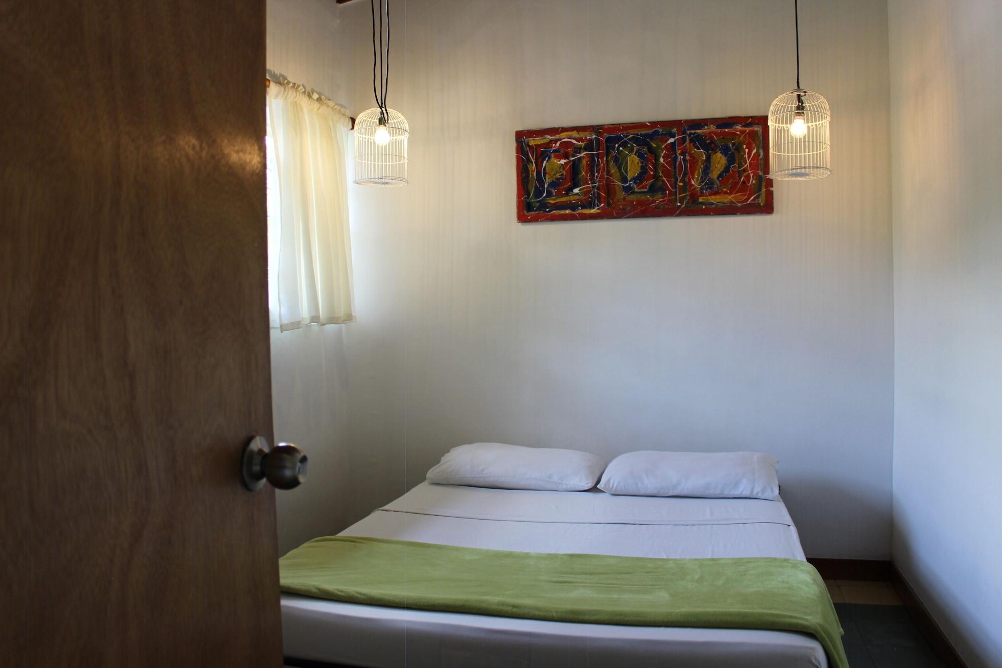 Hostal Casa Estacion Меделин Екстериор снимка