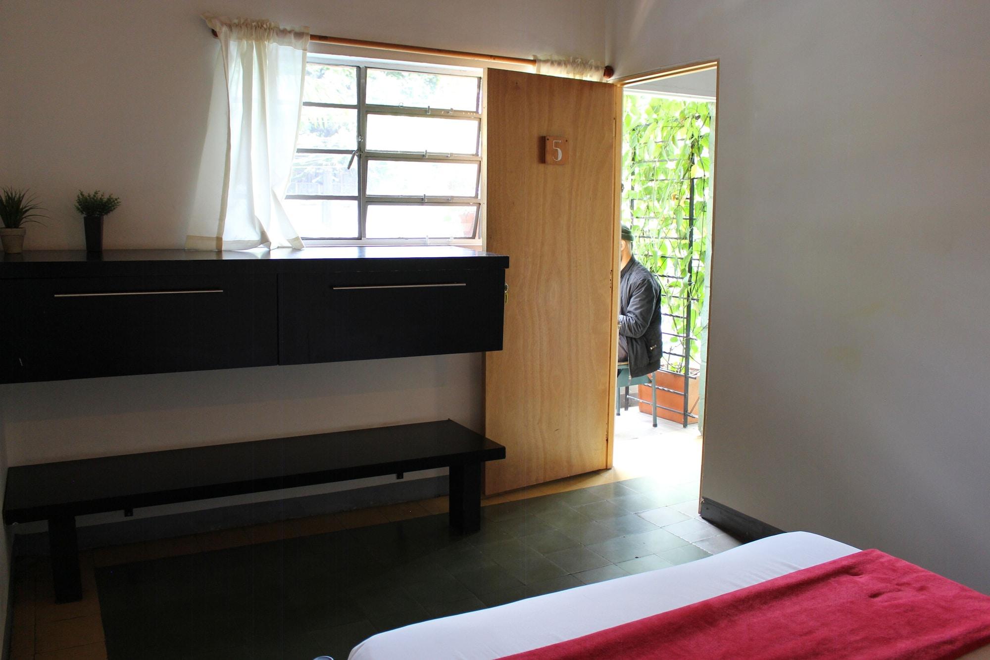 Hostal Casa Estacion Меделин Екстериор снимка